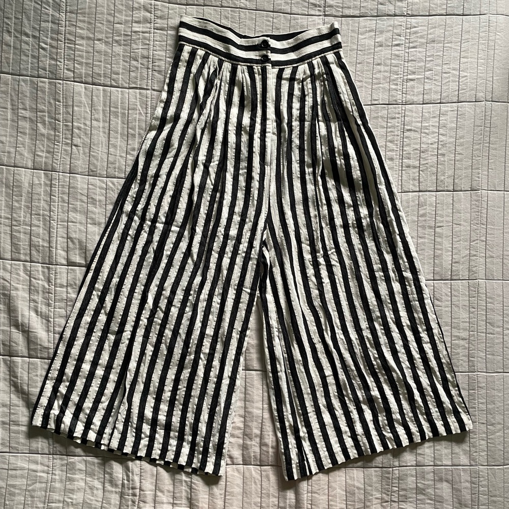 H&M wide leg cropped striped pants
